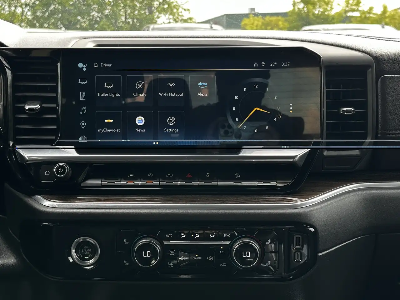 Chevrolet Silverado 1500 - Image 20
