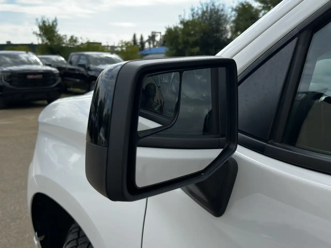 Chevrolet Silverado 1500 - Image 8
