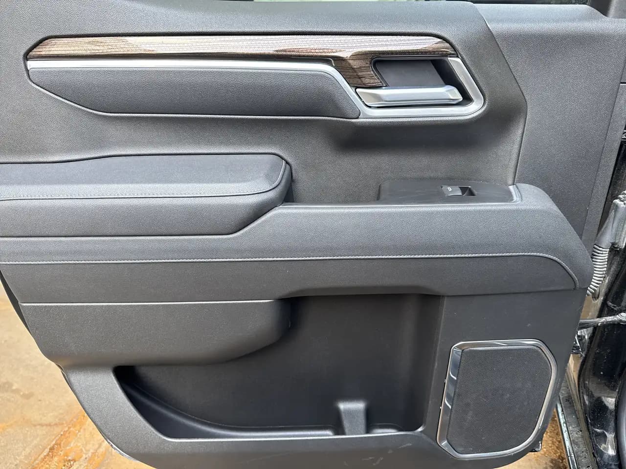 Chevrolet Silverado 1500 - Image 27