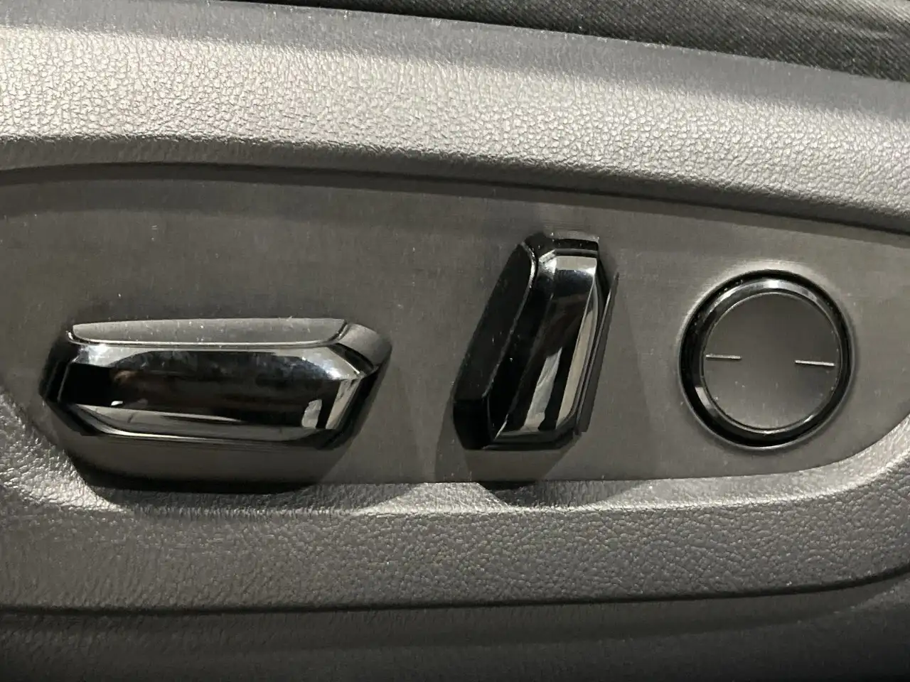 Lexus RX - Image 12