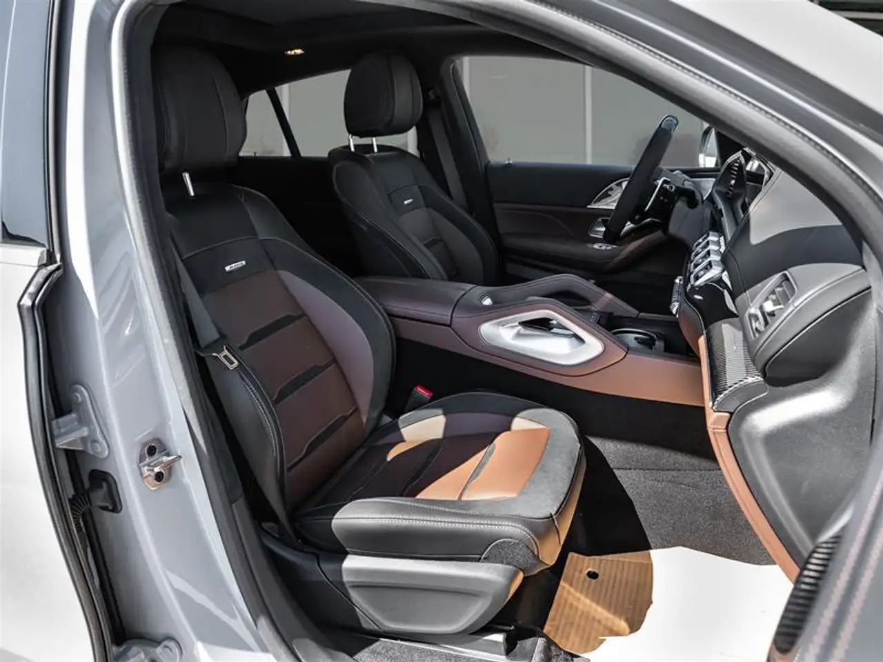 Mercedes-Benz GLE - Image 27