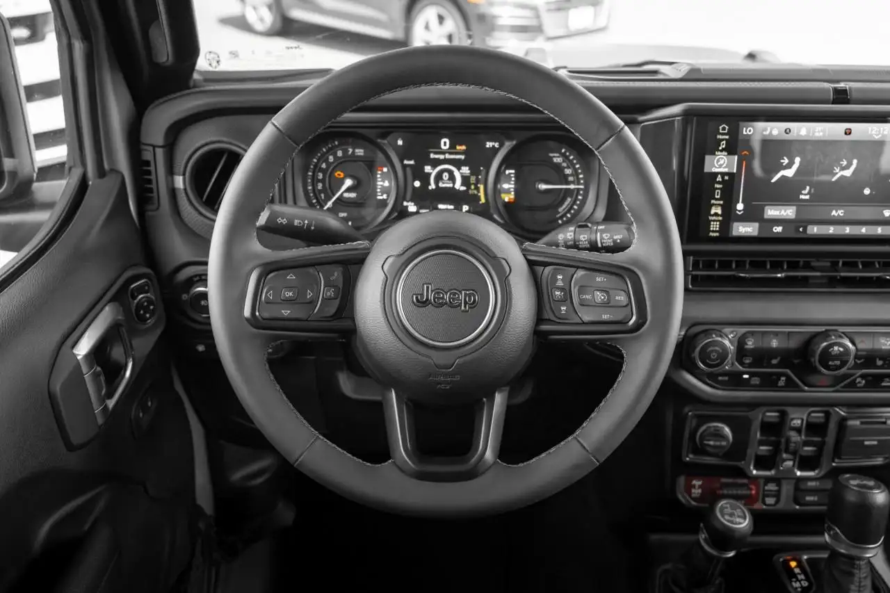 Jeep Wrangler - Image 14