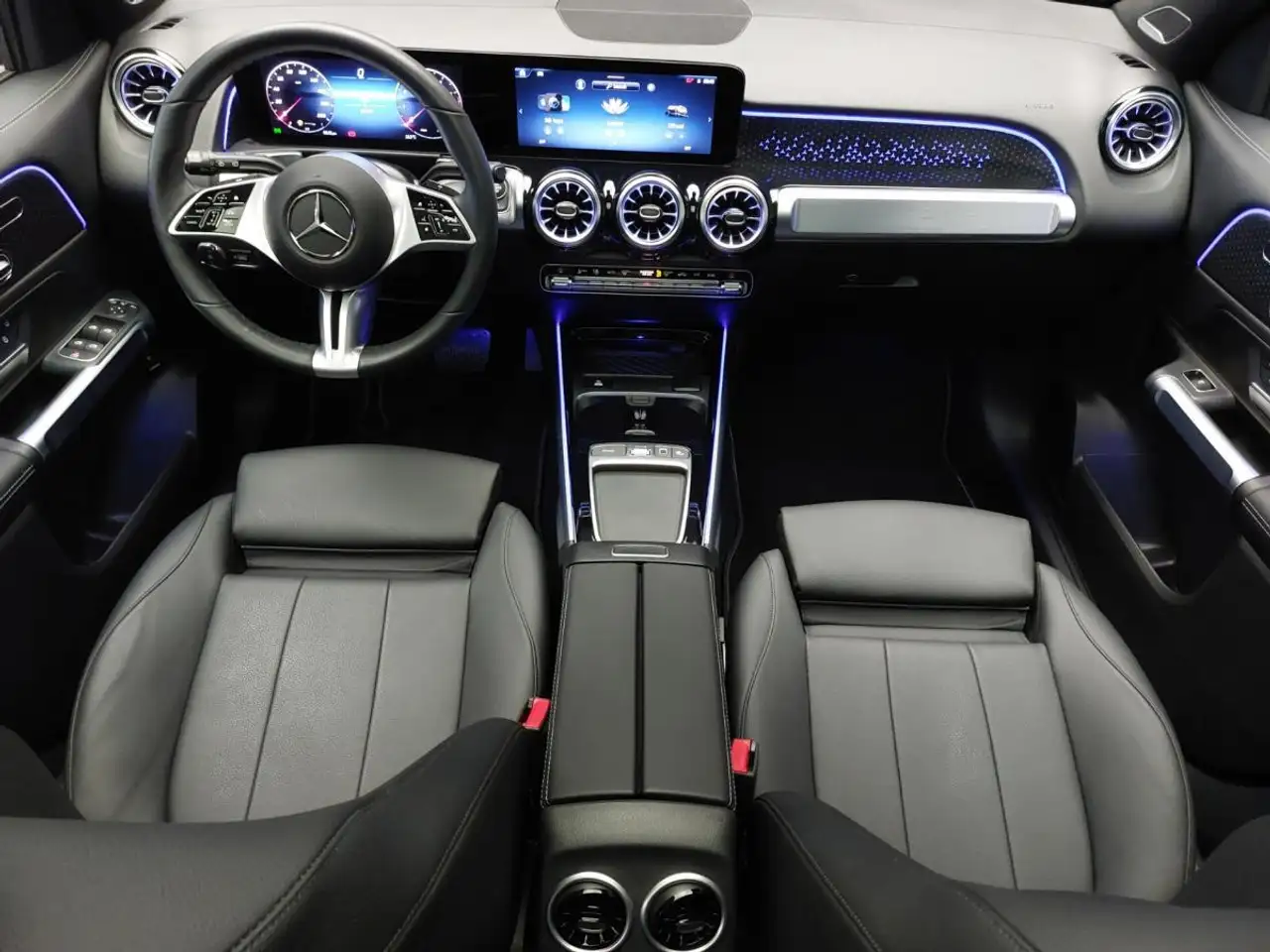 Mercedes-Benz GLB - Image 16