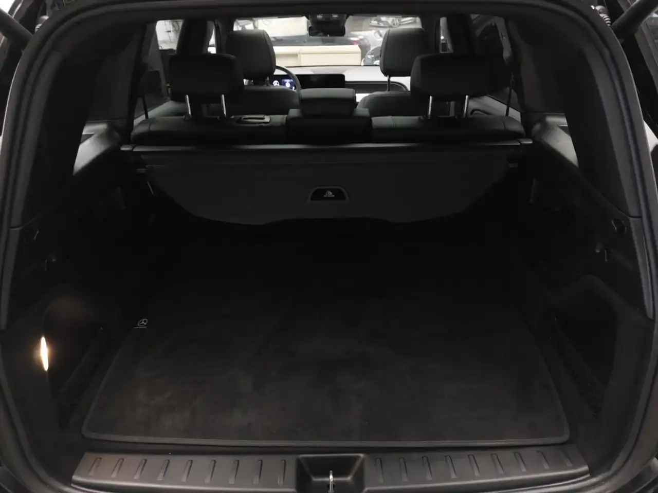 Mercedes-Benz GLB - Image 9