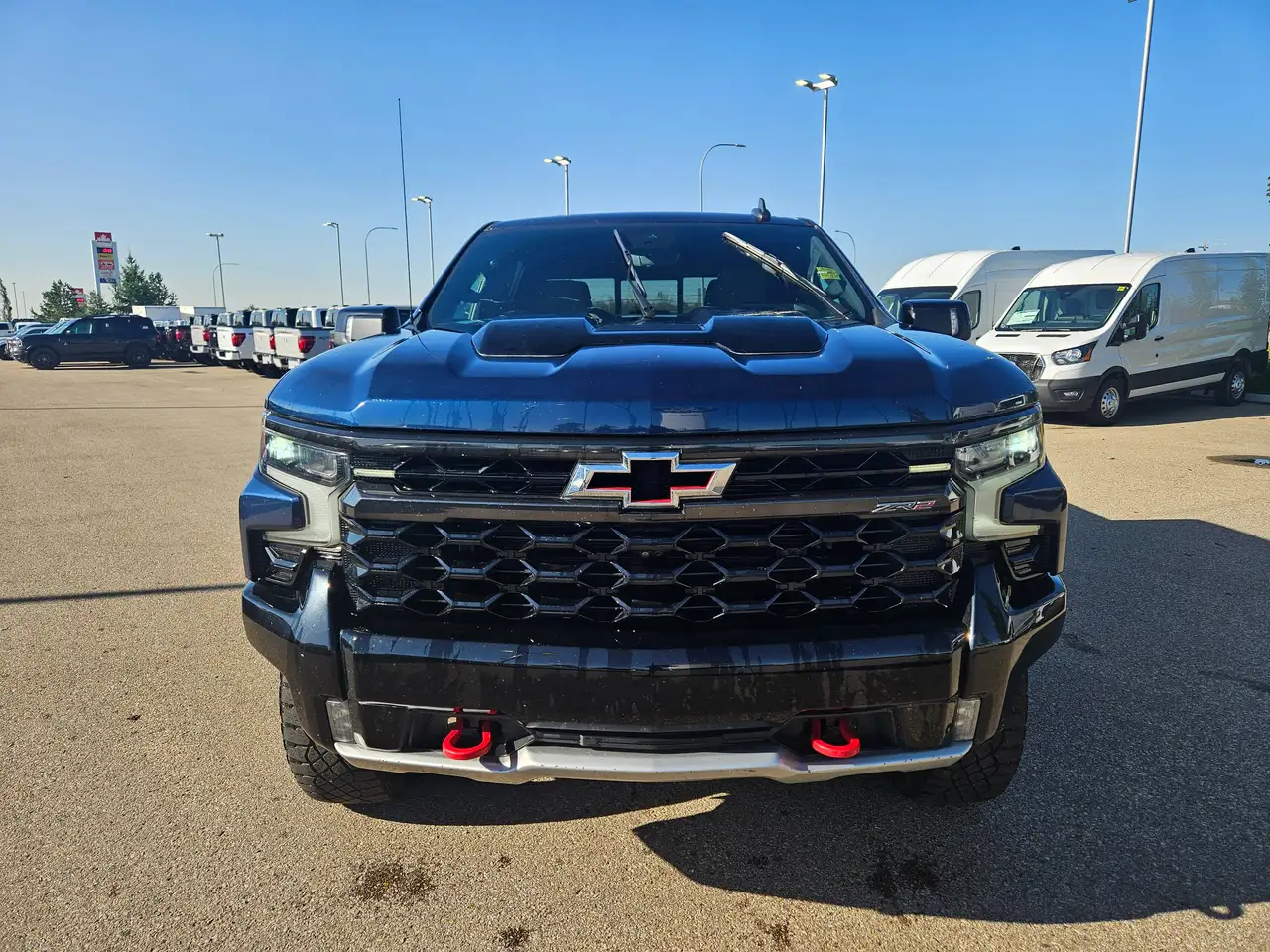 Chevrolet Silverado 1500 - Image 2