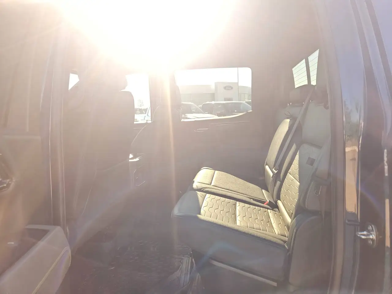 Chevrolet Silverado 1500 - Image 8