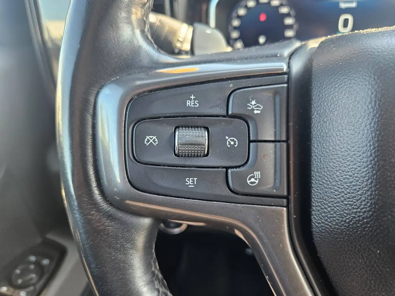 Chevrolet Silverado 1500 - Image 14