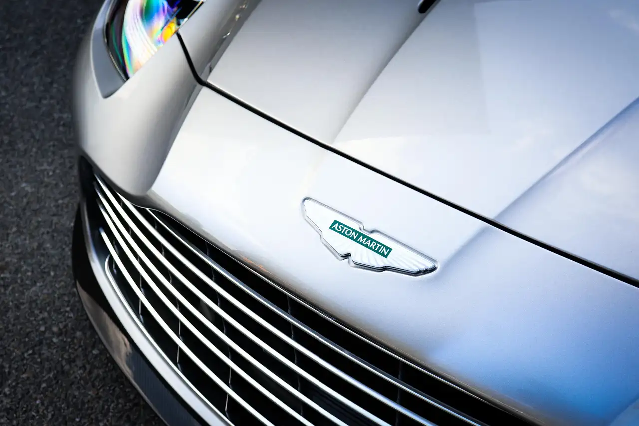 Aston Martin Vanquish - Image 3