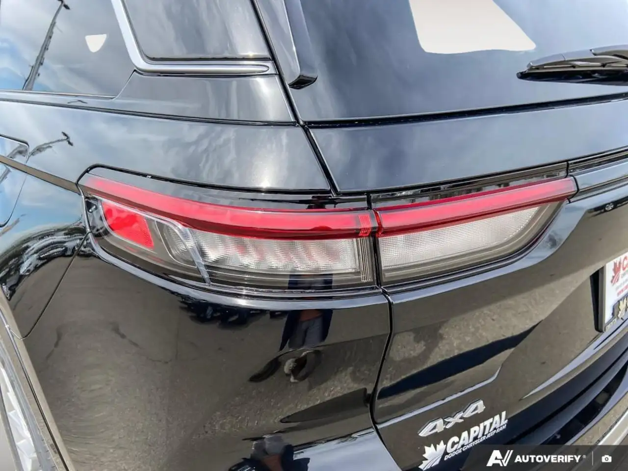 Jeep Grand Cherokee - Image 12