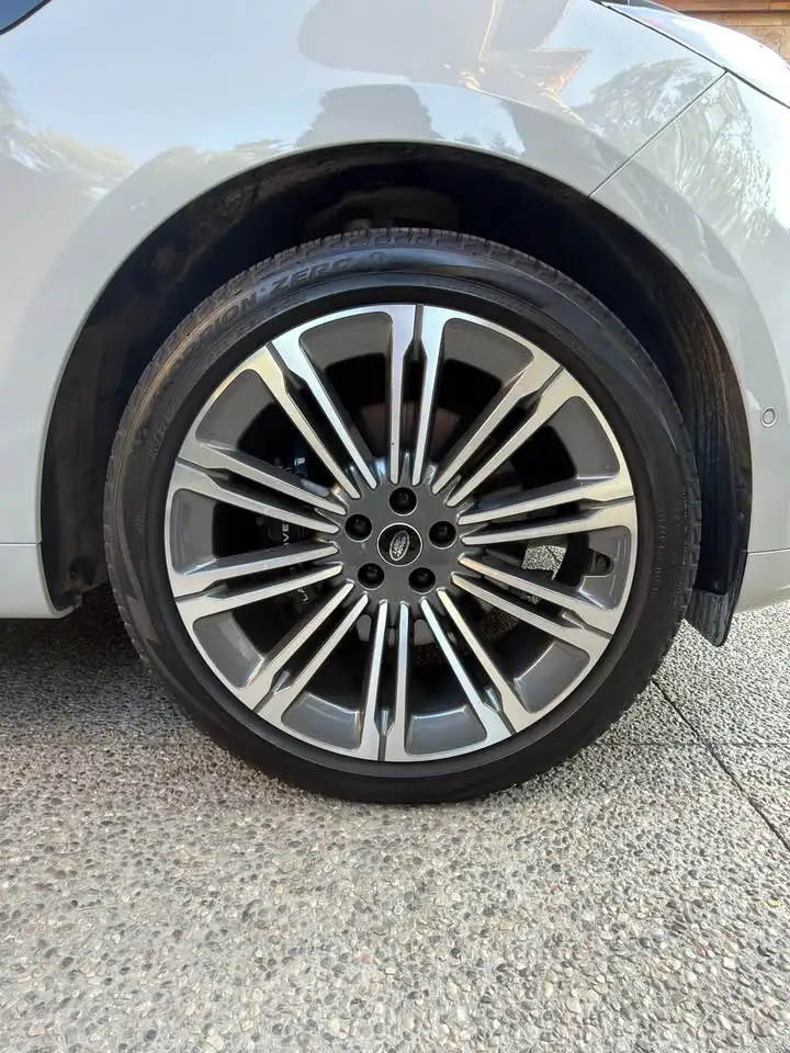 Land Rover Range Rover Sport - Image 2