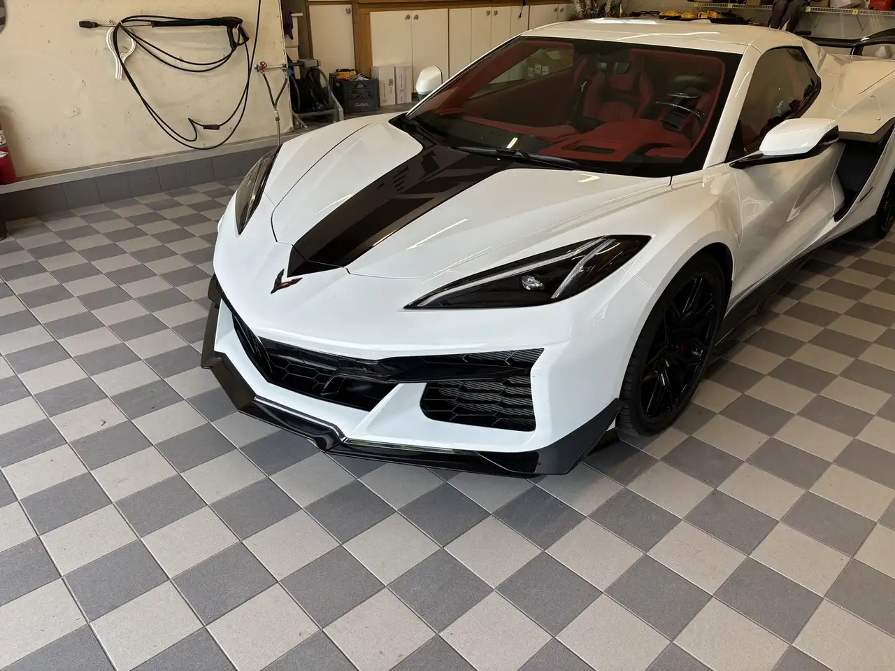 Chevrolet Corvette - Image 2