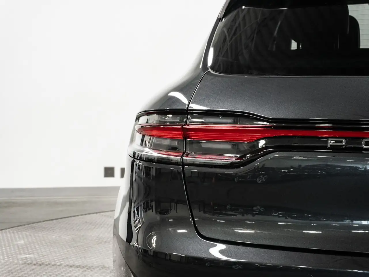 Porsche Macan - Image 14