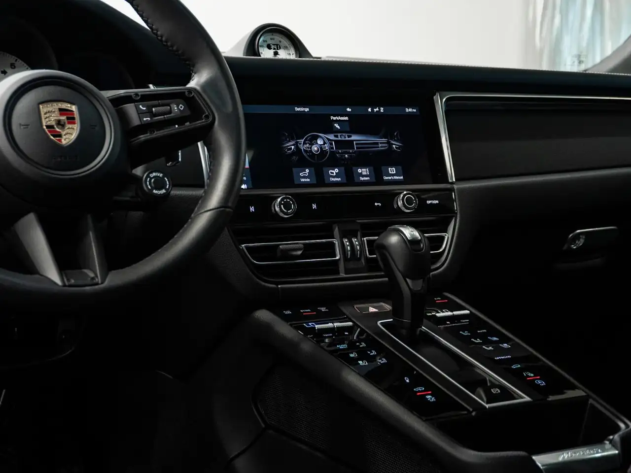 Porsche Macan - Image 17