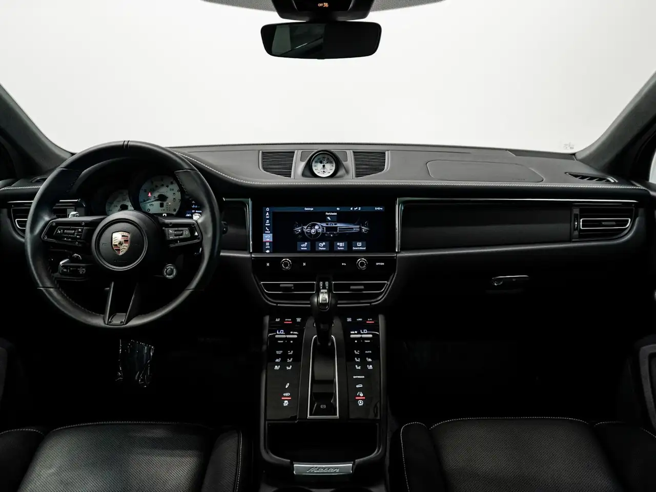 Porsche Macan - Image 32