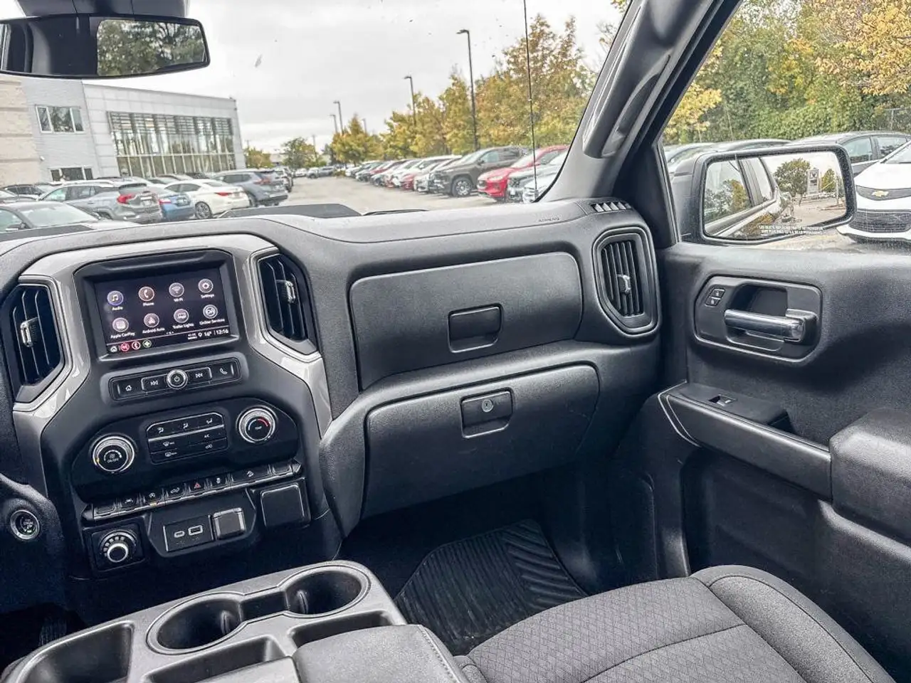 Chevrolet Silverado 1500 - Image 14