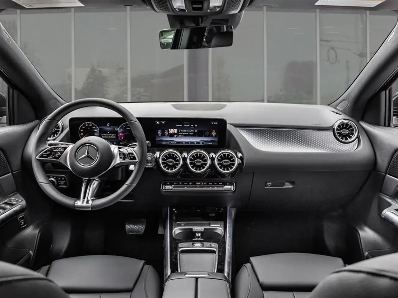 Mercedes-Benz GLA - Image 23