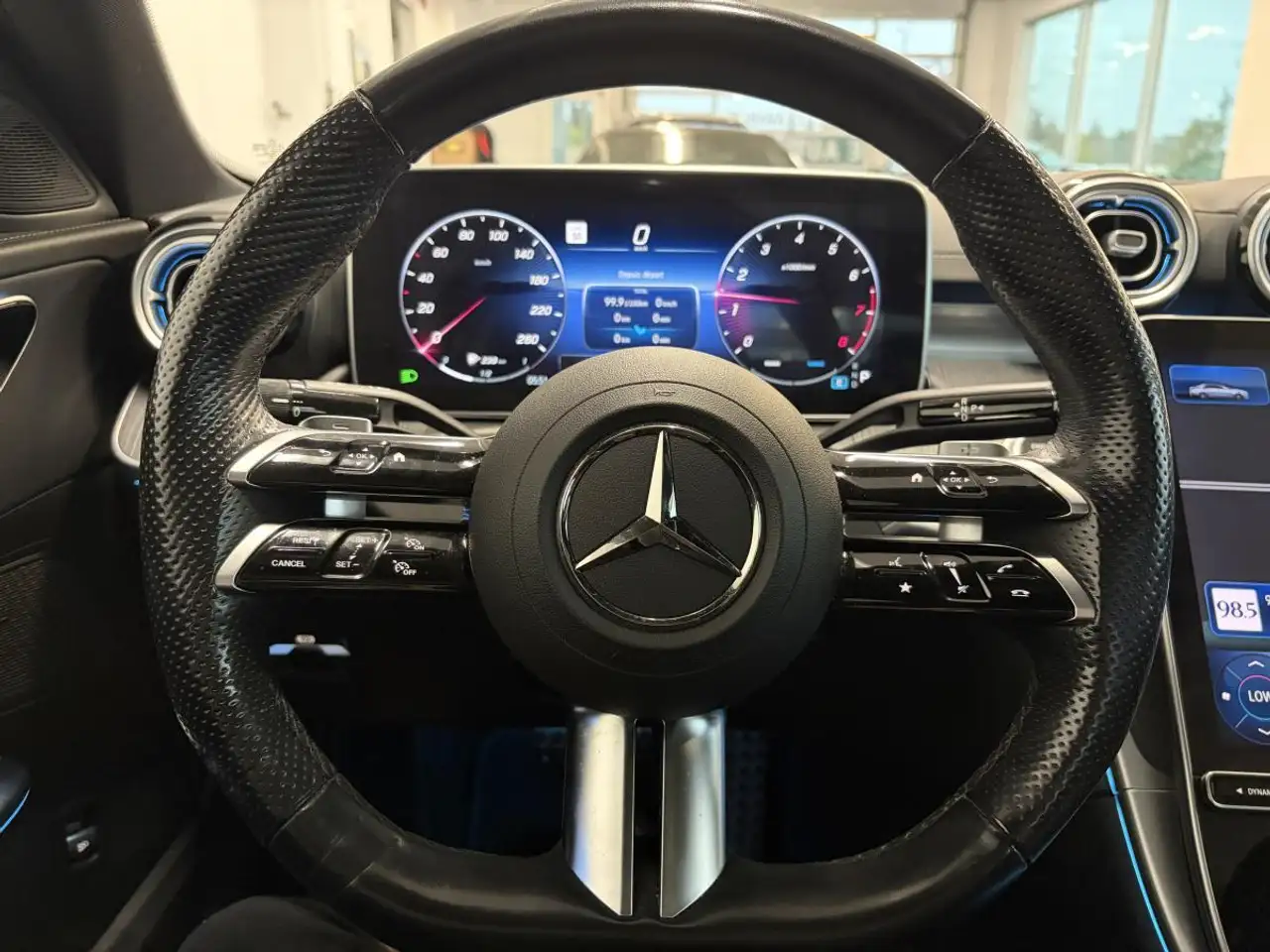 Mercedes-Benz C-Class - Image 11