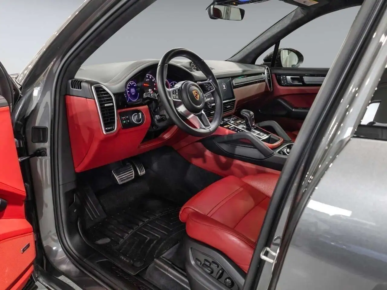 Porsche Cayenne - Image 12