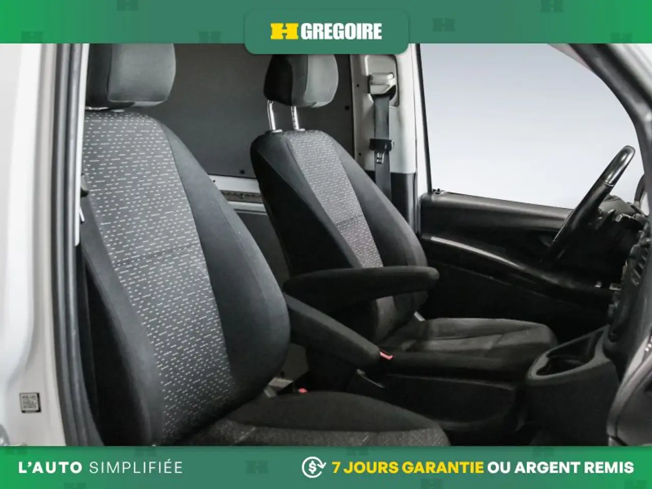 Mercedes-Benz Metris Passenger Van - Image 23