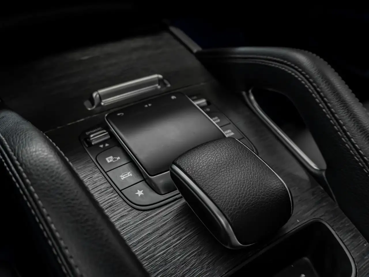 Mercedes-Benz GLE - Image 19