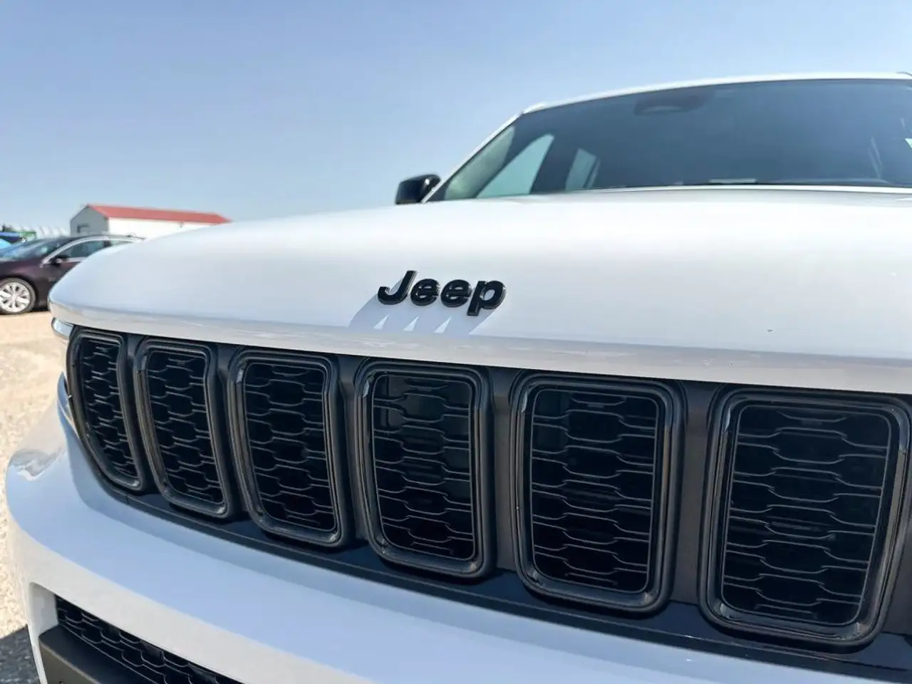 Jeep Grand Cherokee - Image 14