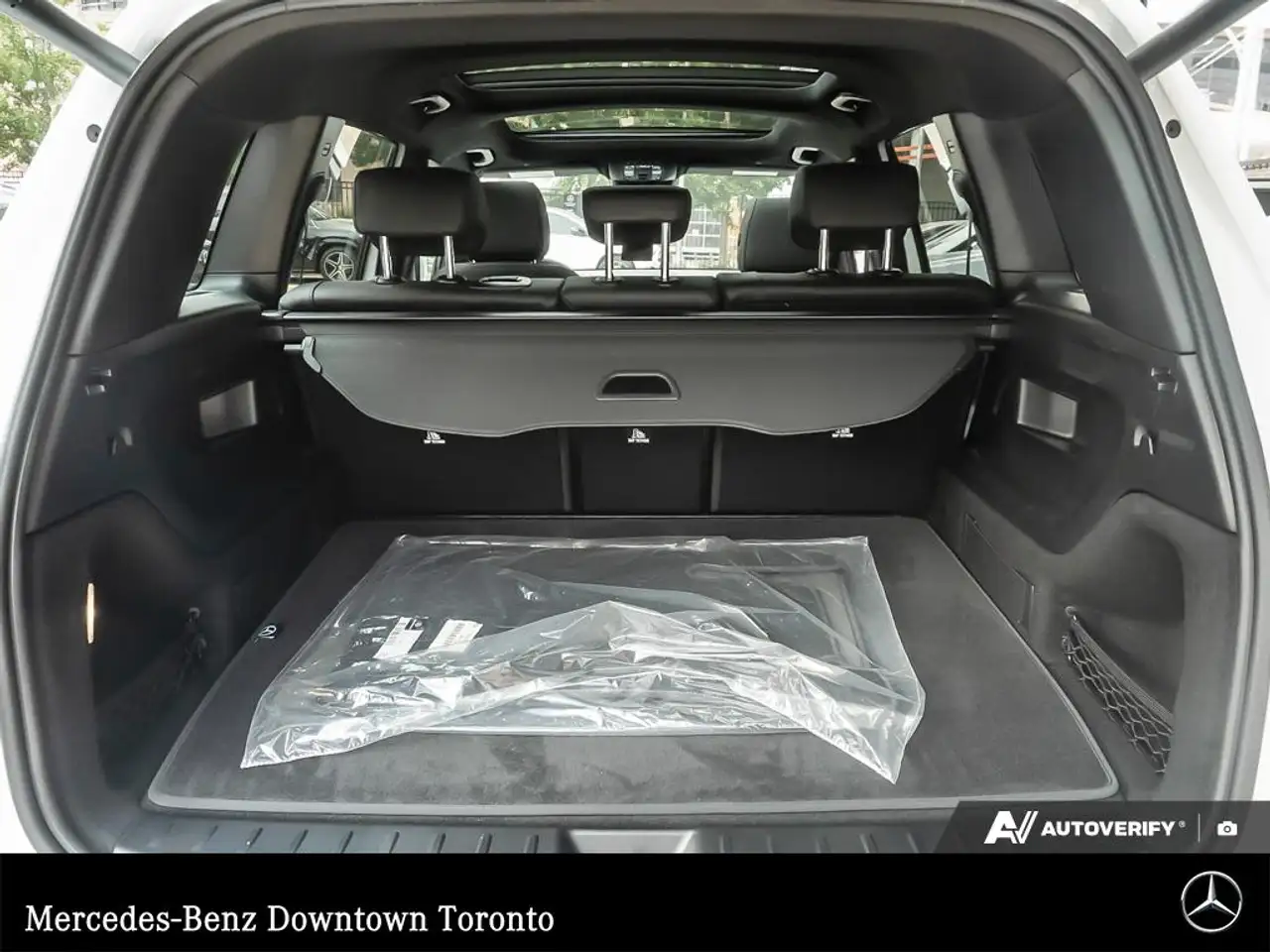 Mercedes-Benz GLB - Image 26