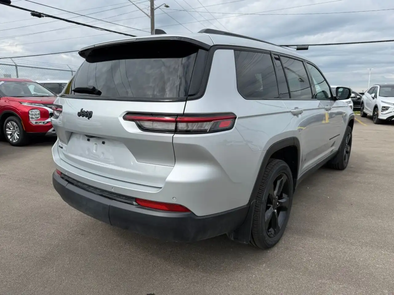 Jeep Grand Cherokee - Image 22