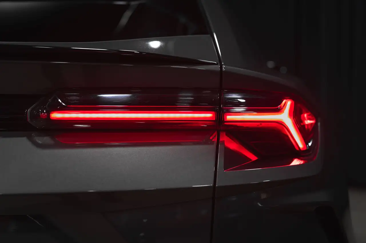 Lamborghini Urus - Image 16