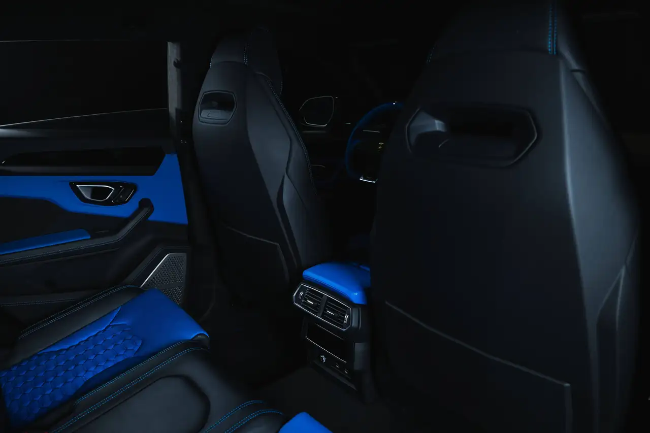 Lamborghini Urus - Image 27