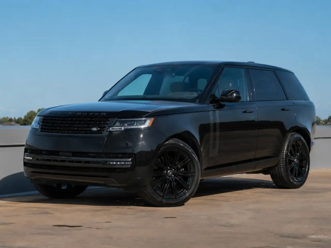 Land Rover Range Rover - Image 1