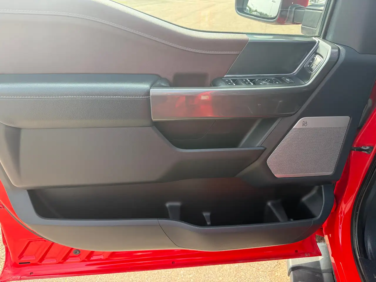 Ford F-150 - Image 25