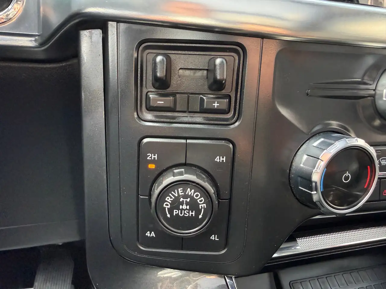Ford F-150 - Image 33