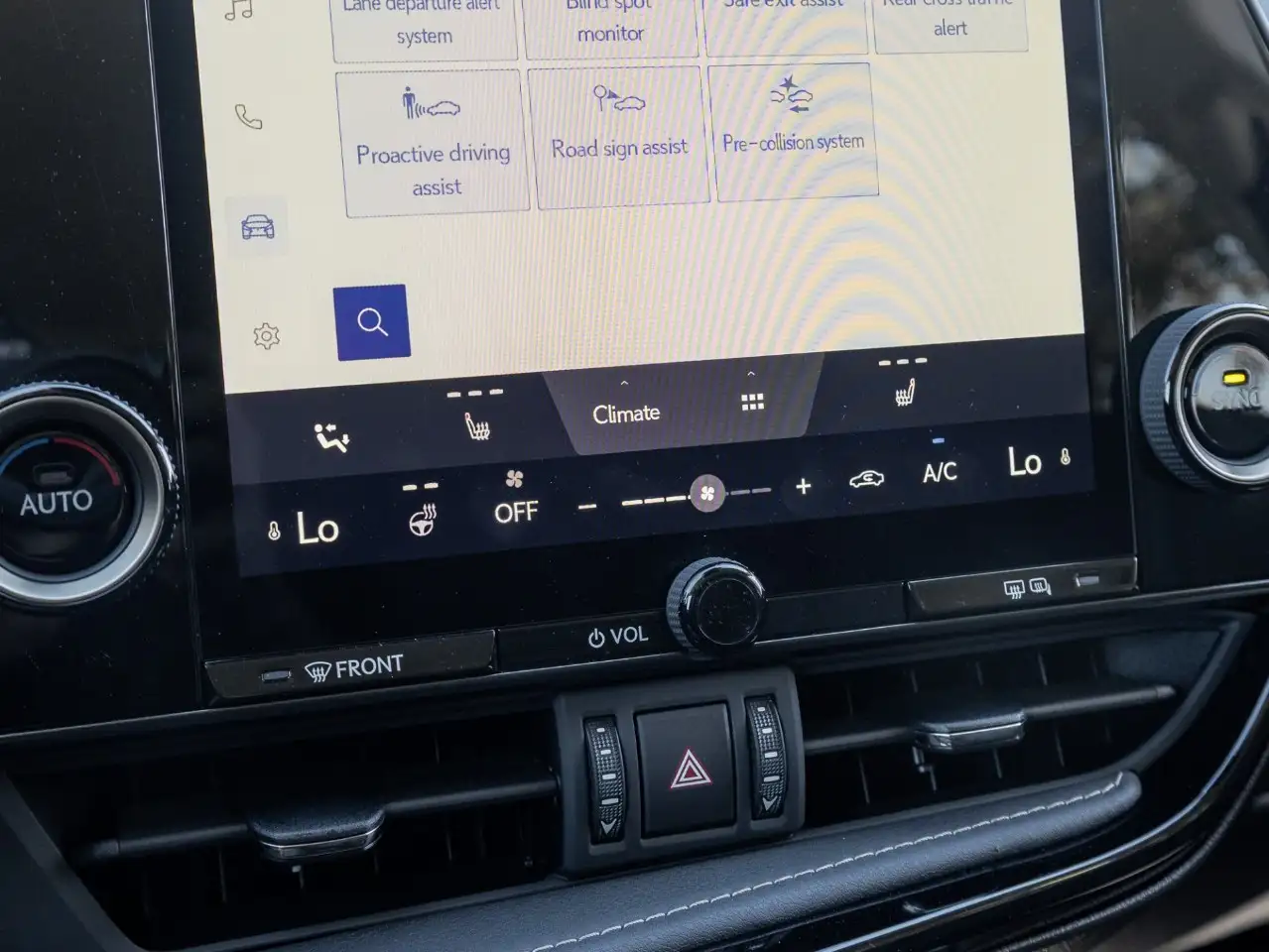 Lexus NX - Image 19