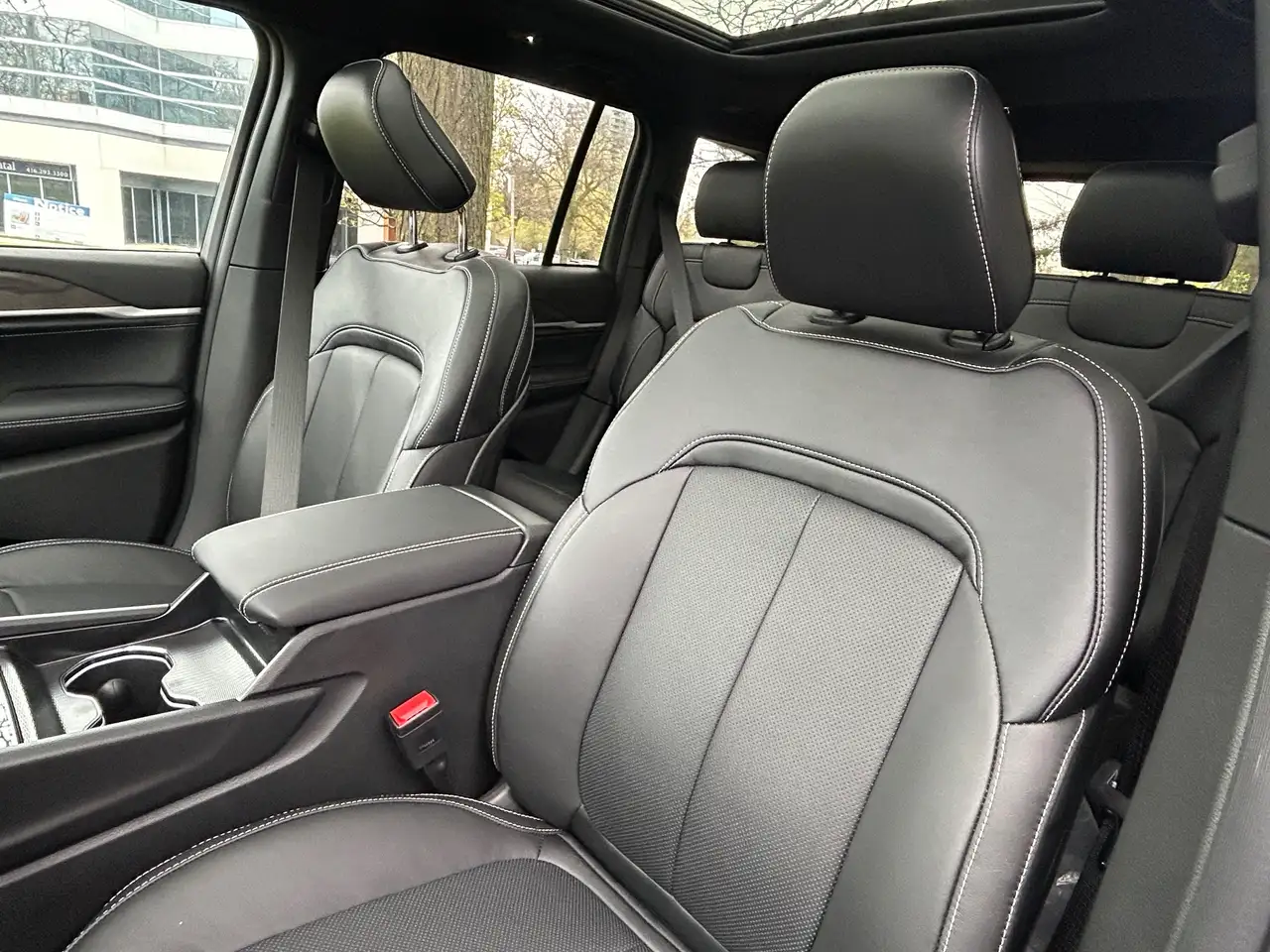 Jeep Grand Cherokee - Image 7