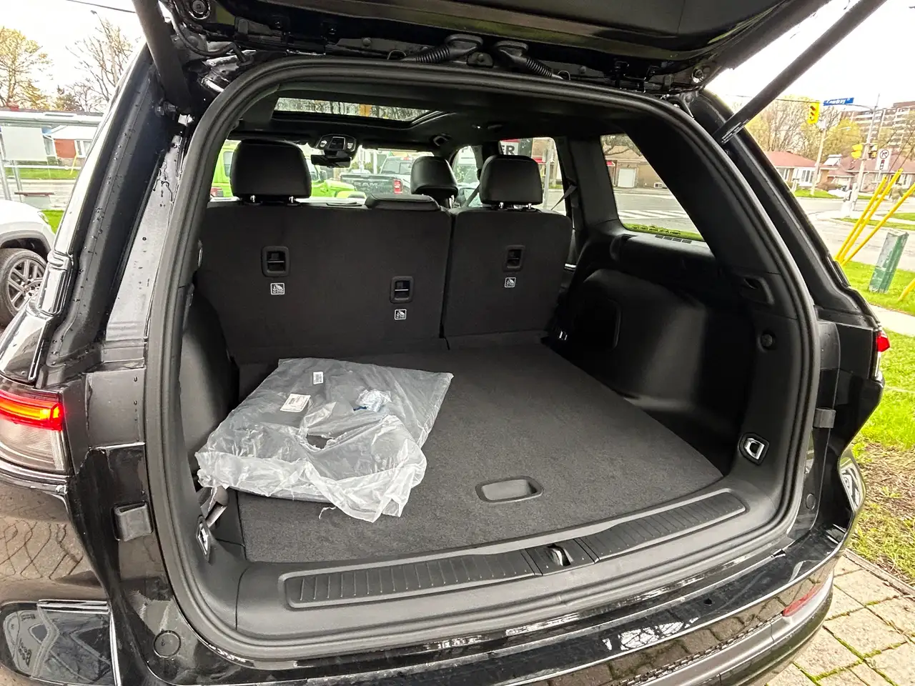 Jeep Grand Cherokee - Image 10