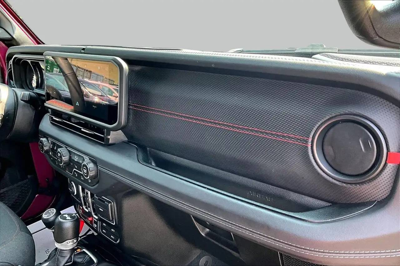 Jeep Wrangler - Image 21