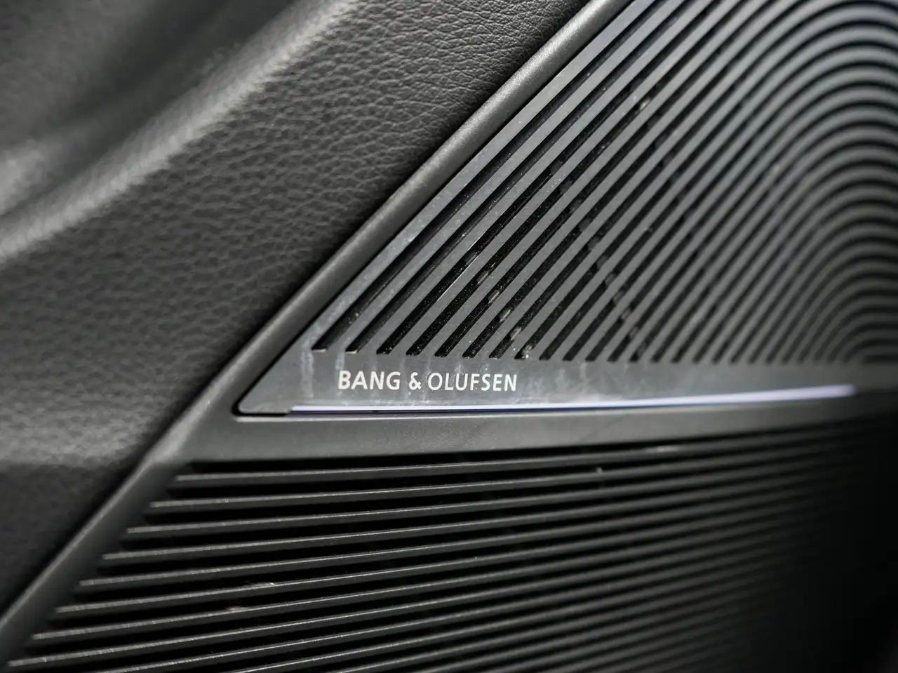 Audi SQ8 - Image 35