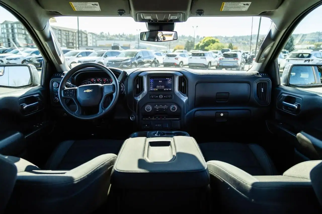 Chevrolet Silverado 1500 - Image 14