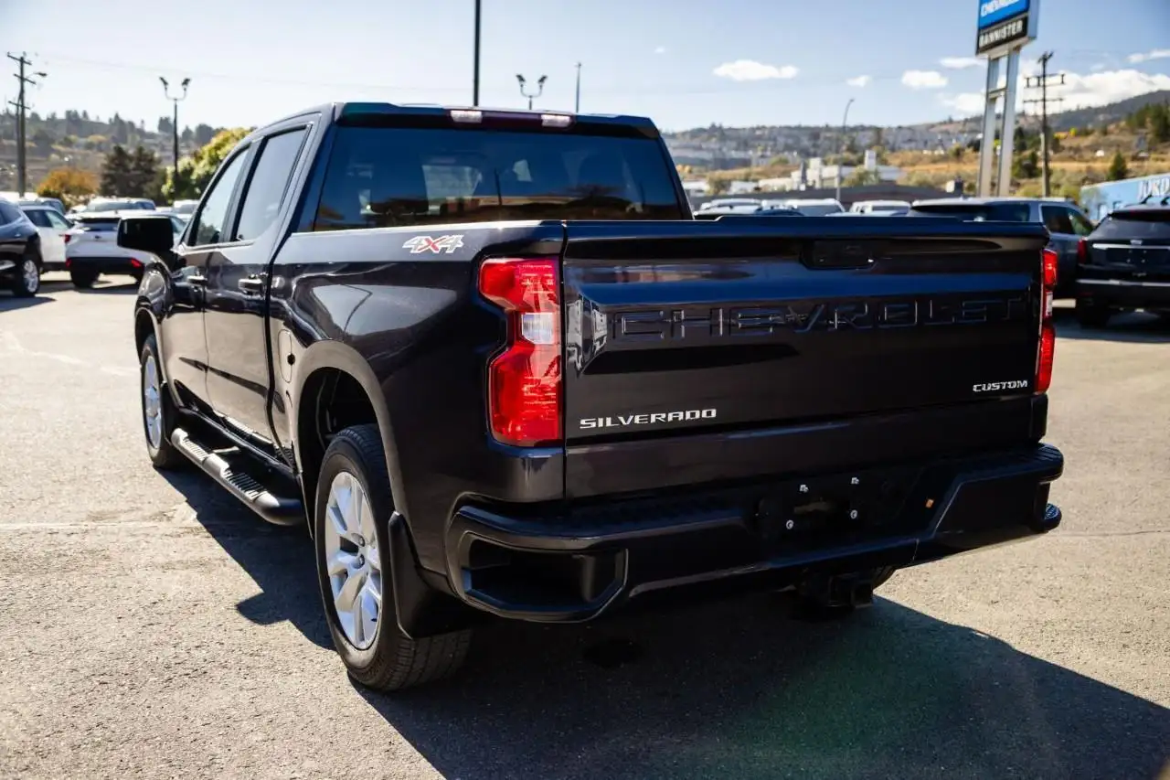 Chevrolet Silverado 1500 - Image 8