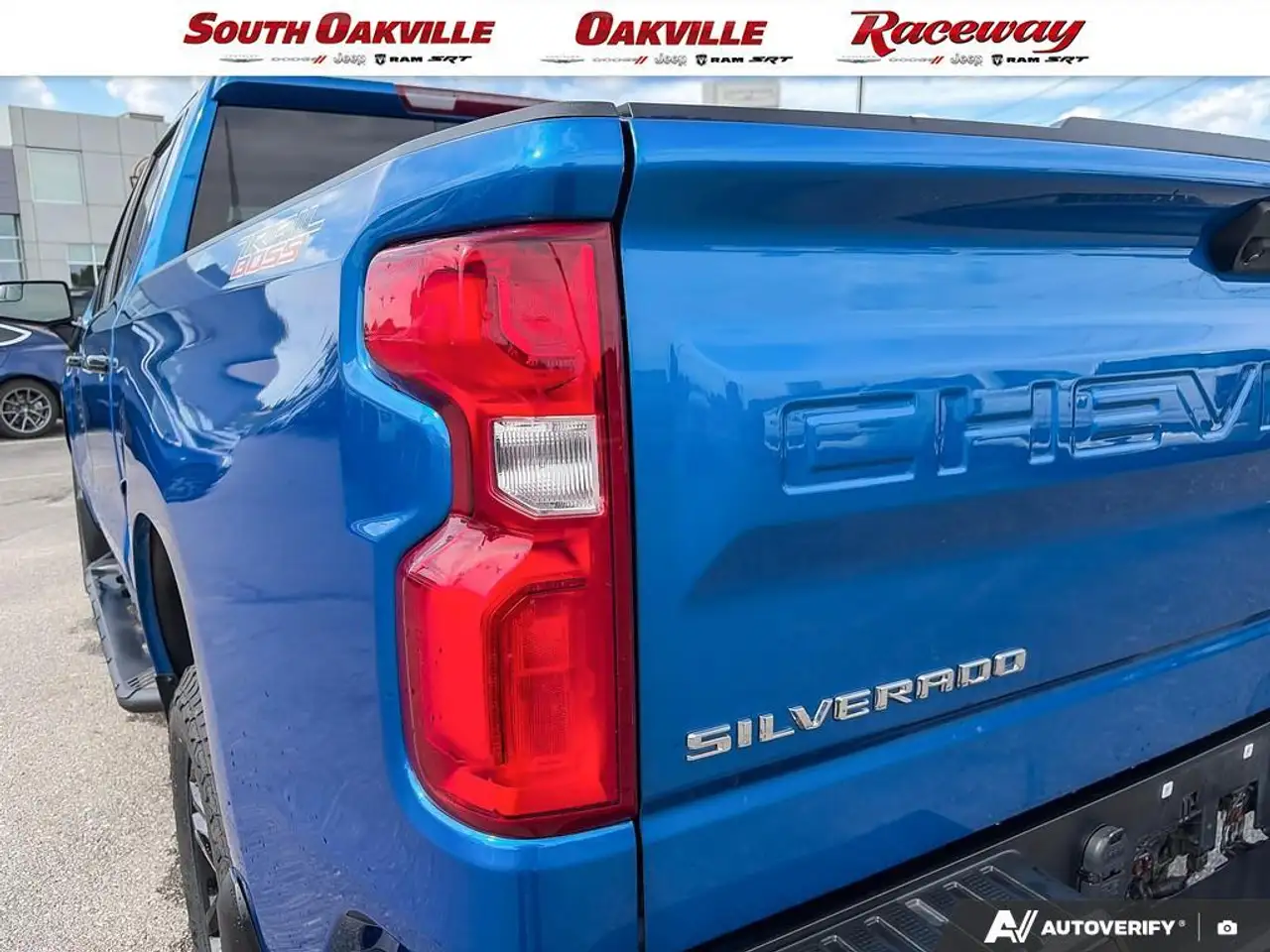 Chevrolet Silverado 1500 - Image 11