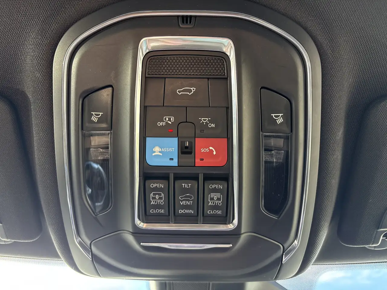 Jeep Grand Cherokee - Image 25