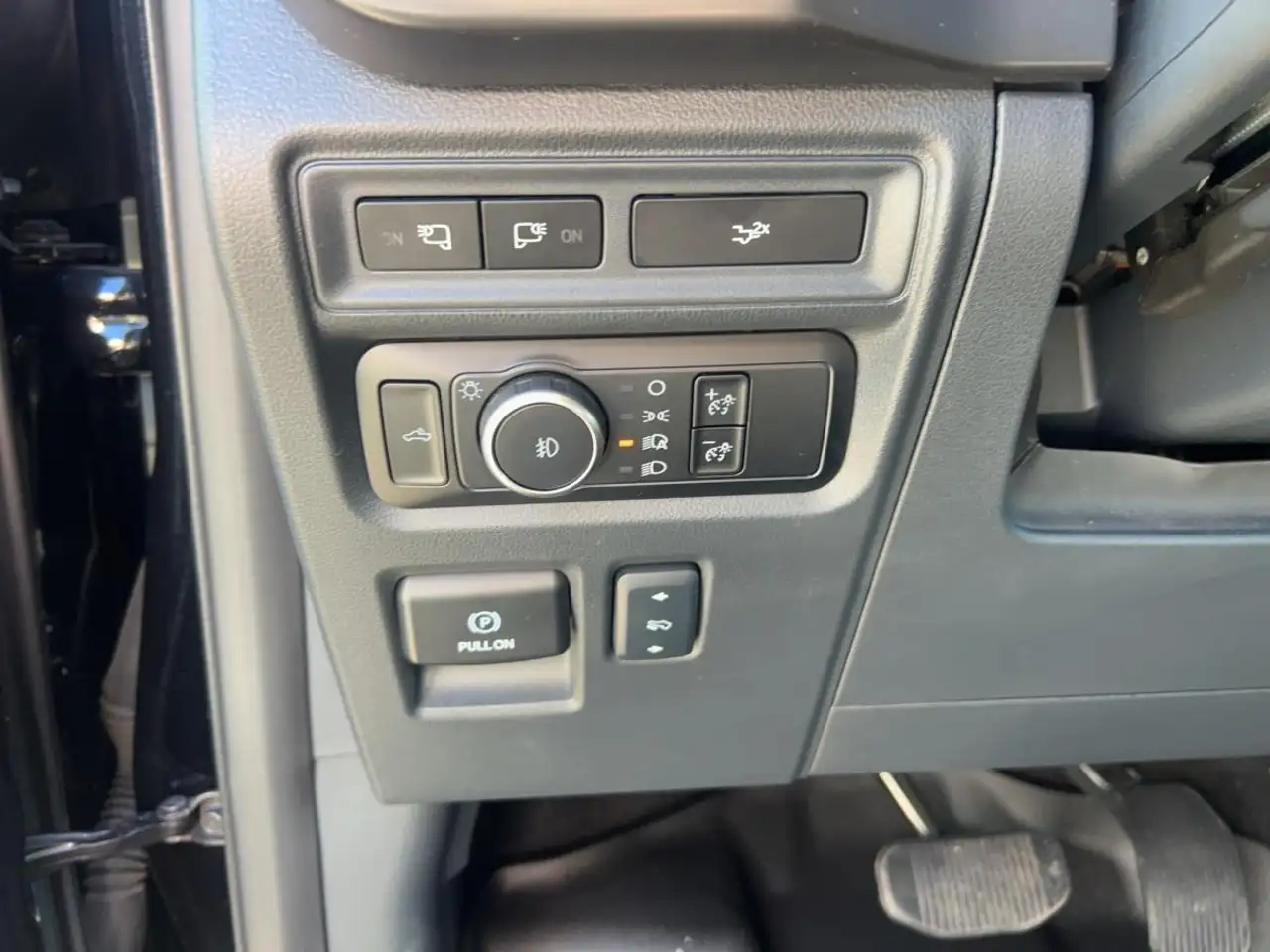 Ford F-150 - Image 36