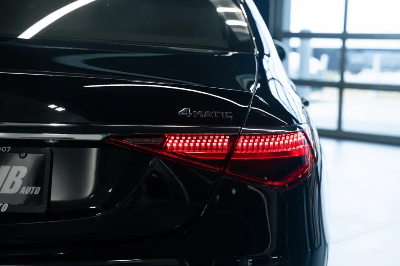 Mercedes-Benz S-Class - Image 25