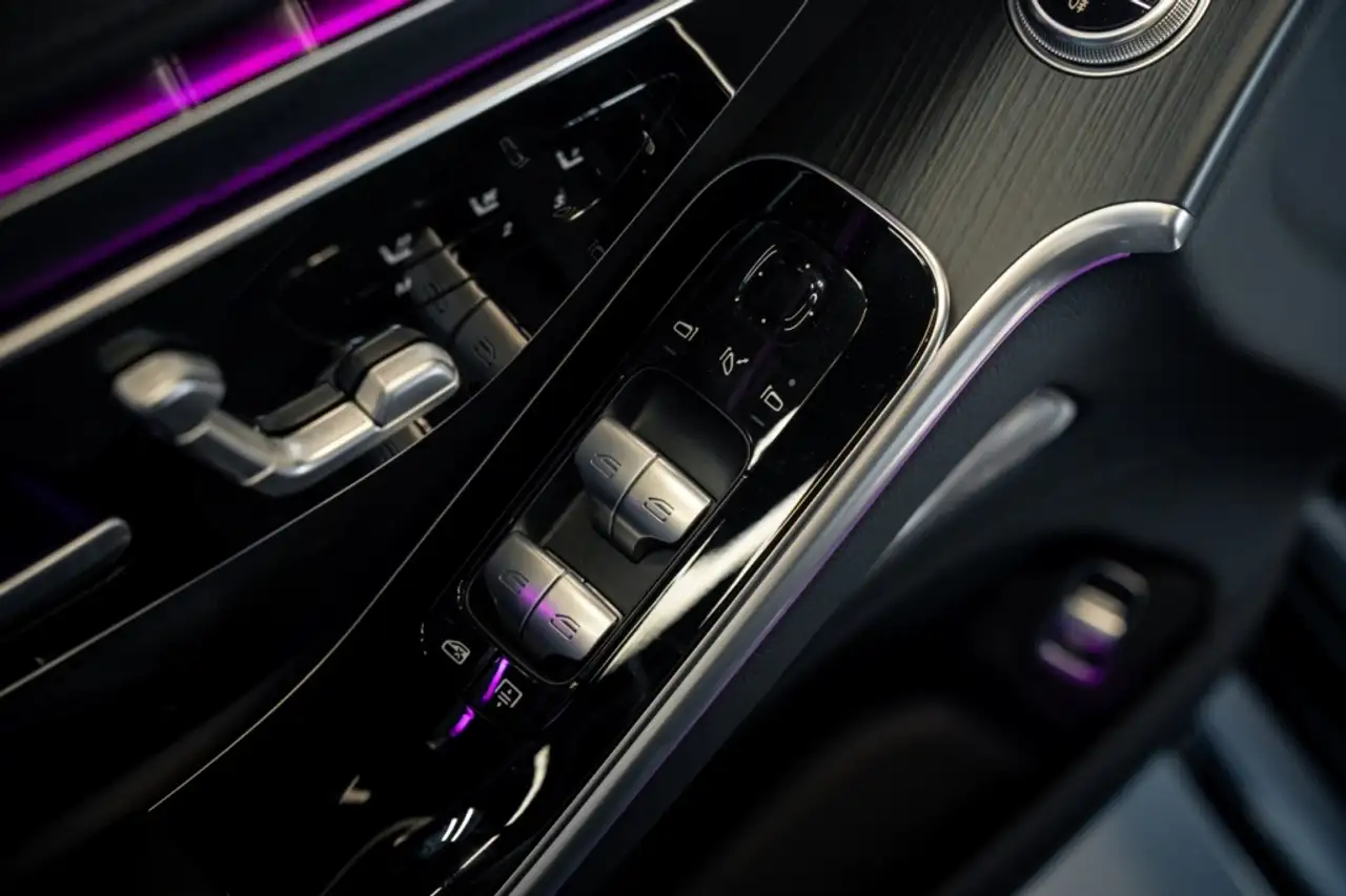 Mercedes-Benz S-Class - Image 10