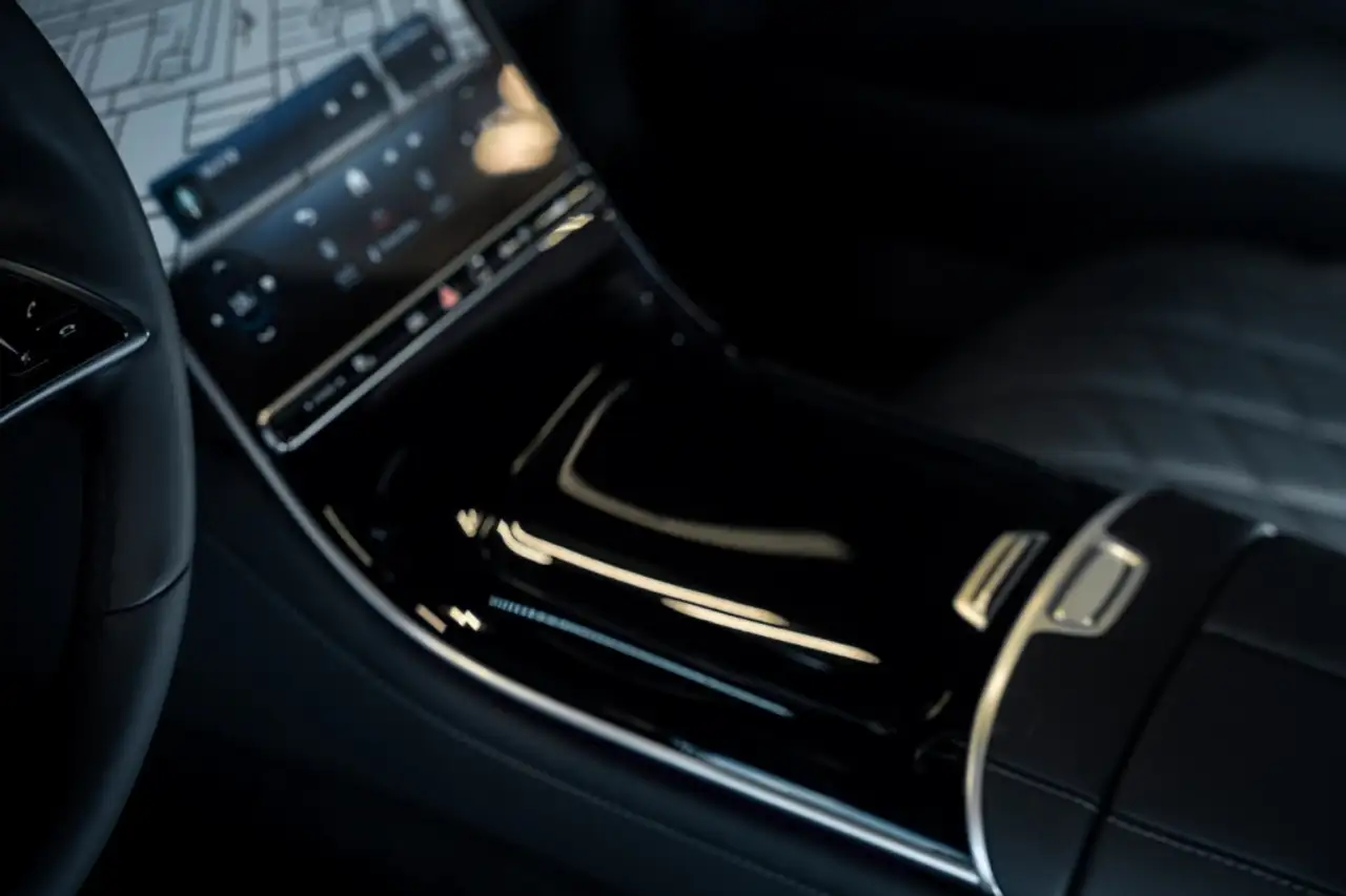 Mercedes-Benz S-Class - Image 24