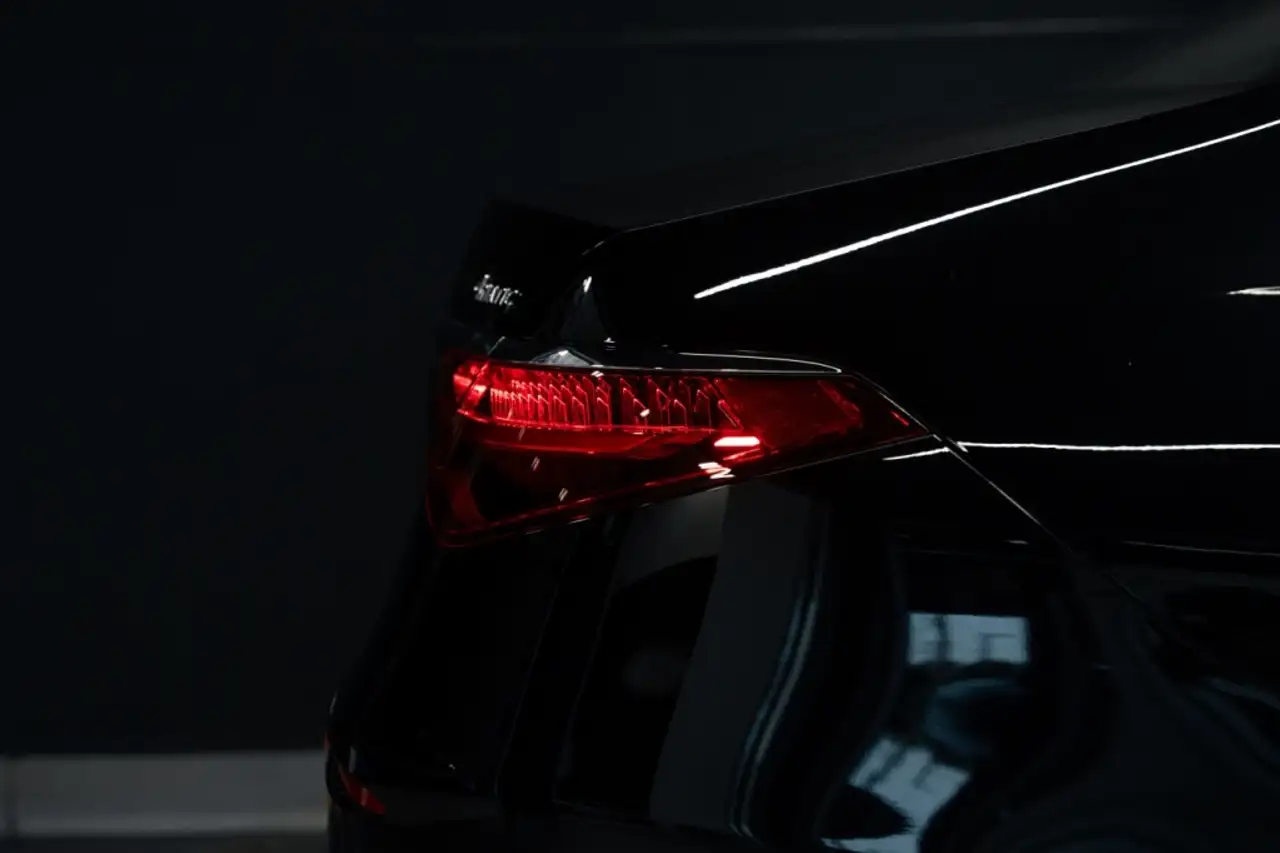 Mercedes-Benz S-Class - Image 4