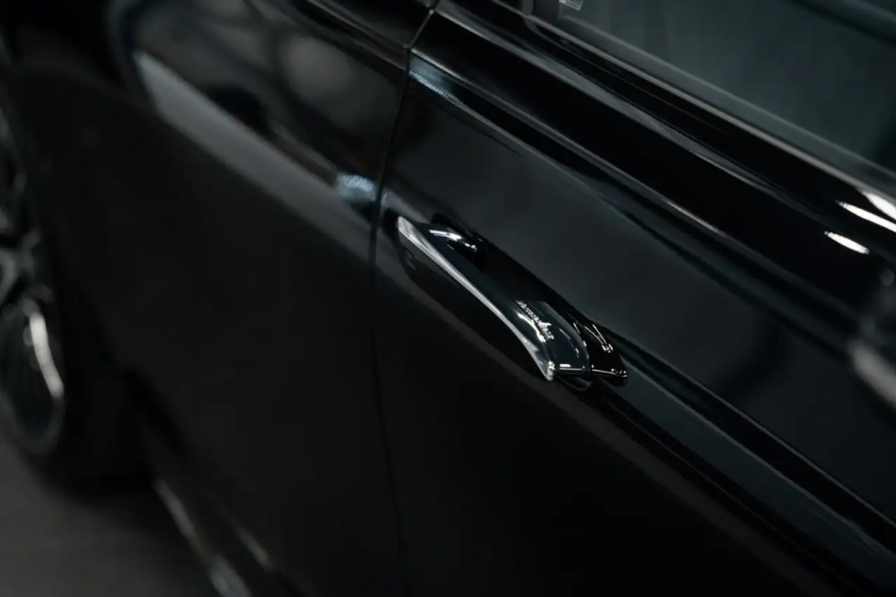 Mercedes-Benz S-Class - Image 33