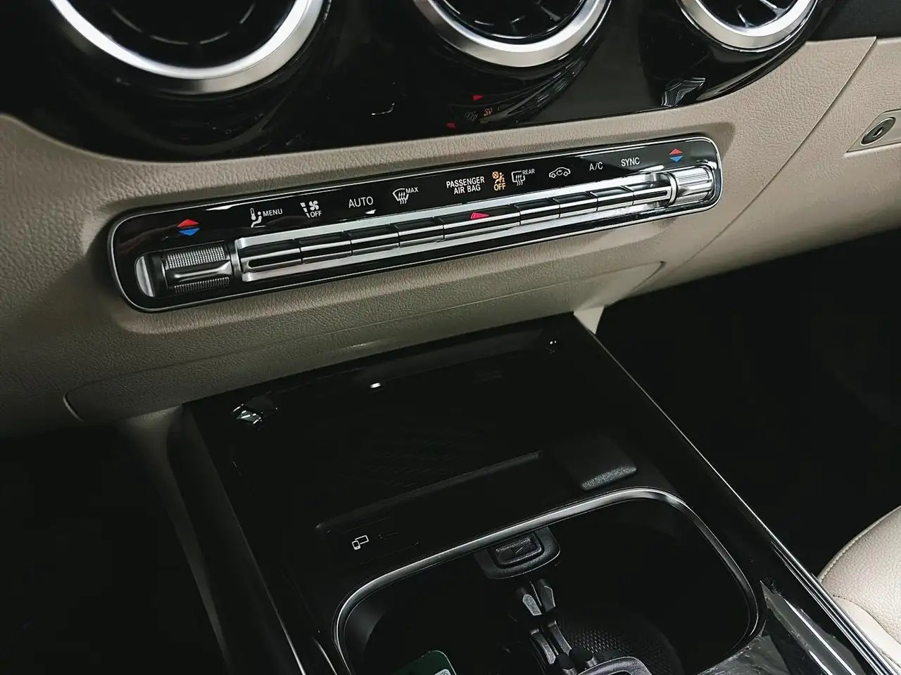 Mercedes-Benz GLA - Image 17