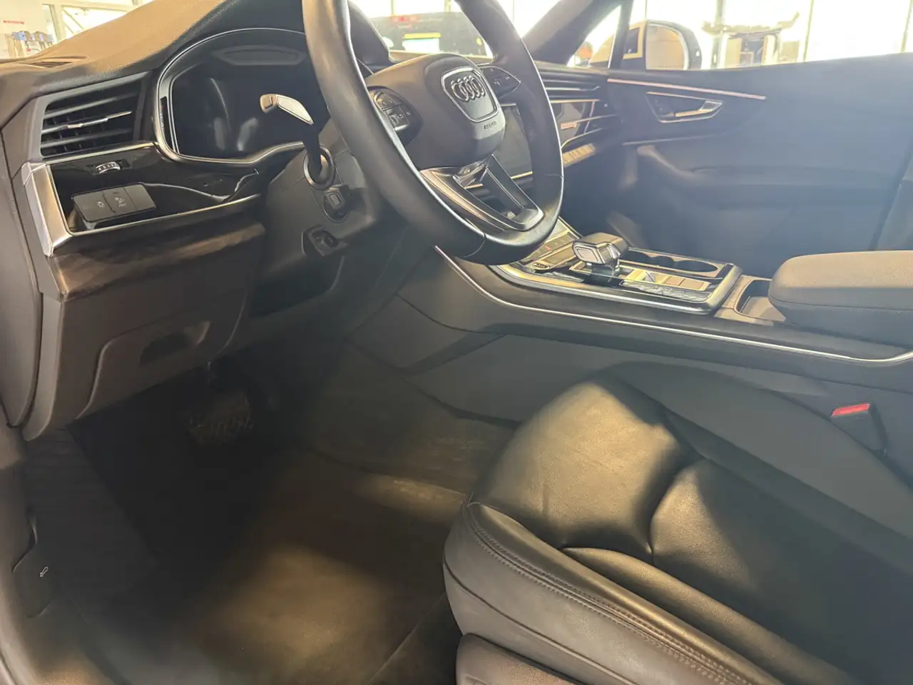 Audi Q7 - Image 14