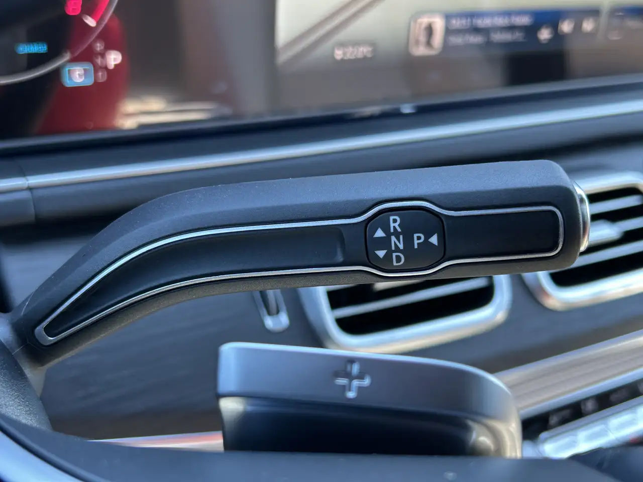 Mercedes-Benz GLE - Image 18